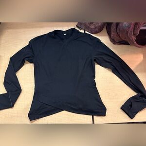 Lululemon crew neck V waist  gorgeous shirt